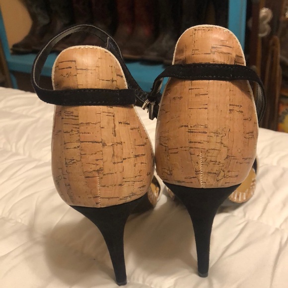 Heels - Picture 2 of 3